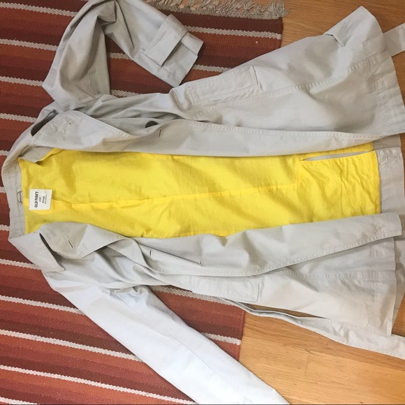 Old Navy belted trench coat - size small - Picture 5 of 8